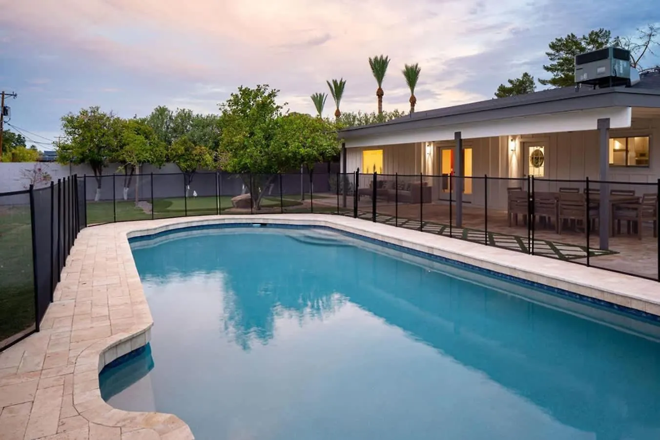 The Claremont - Chic Luxe Putting Green & Pool Phoenix Holiday home